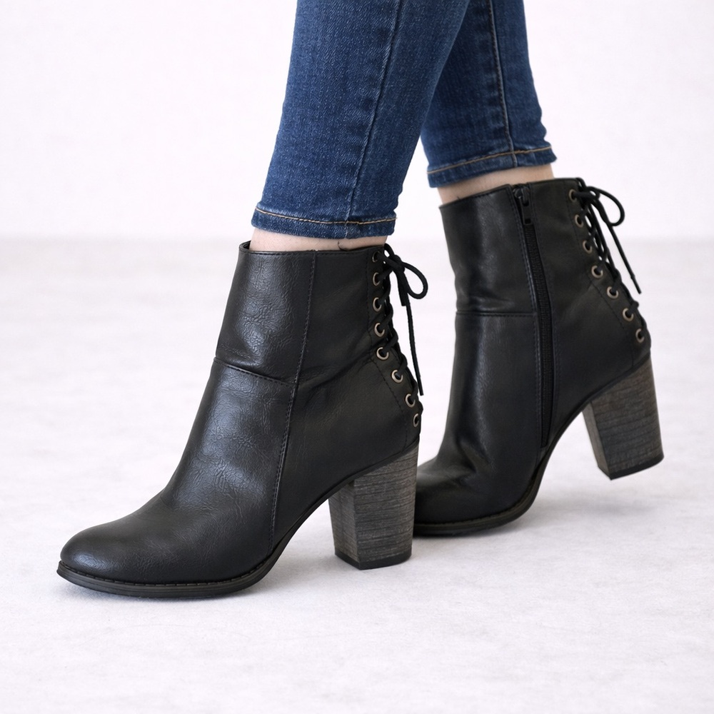 Black Leather Lace Up  Ankle Boots 8.5